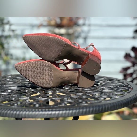 Hush Puppies — Sofie Cross Pump - Picture 5 of 7